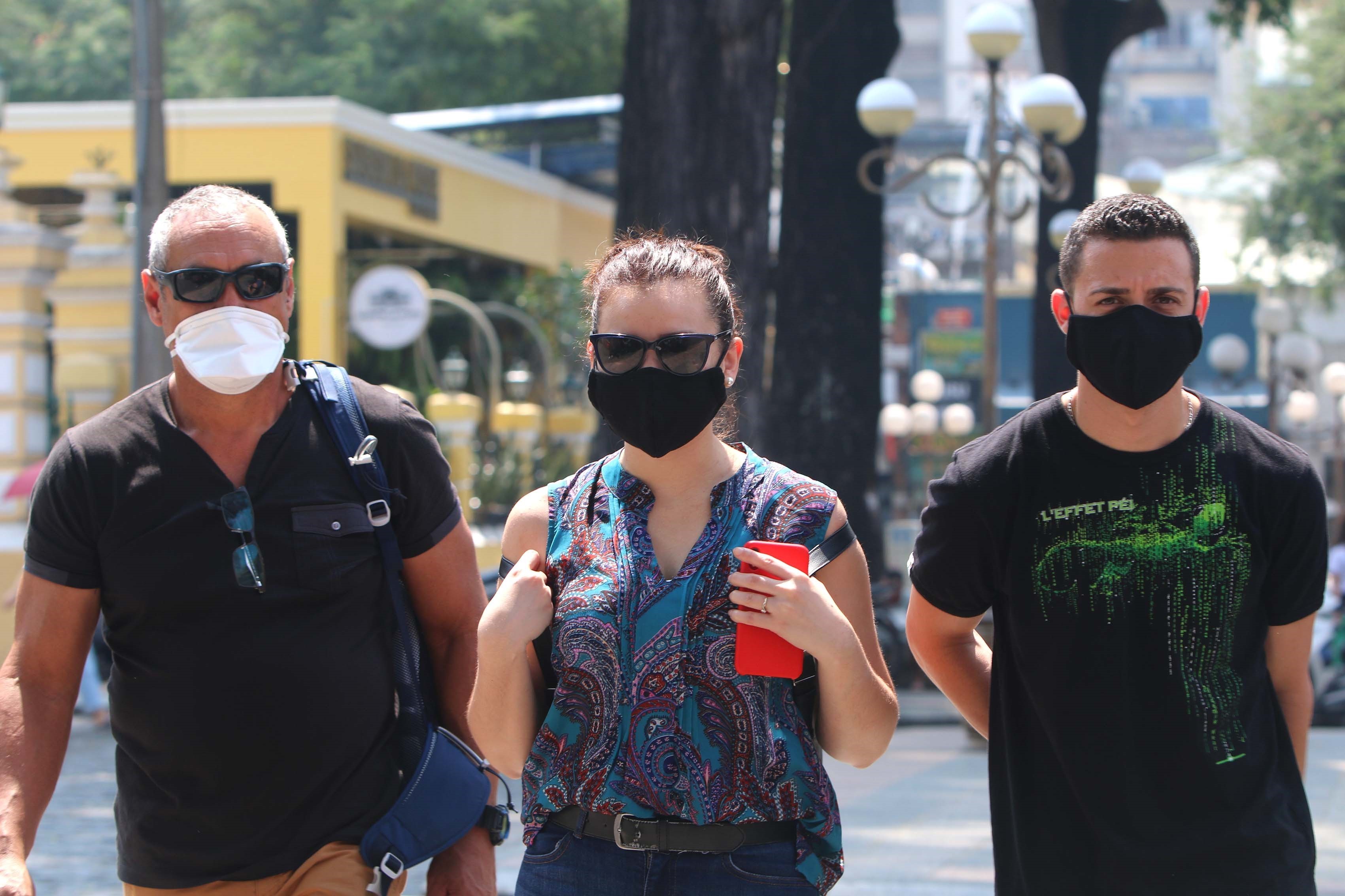 全国增6886例2年来单日比较多-日增34万例-第1张图片