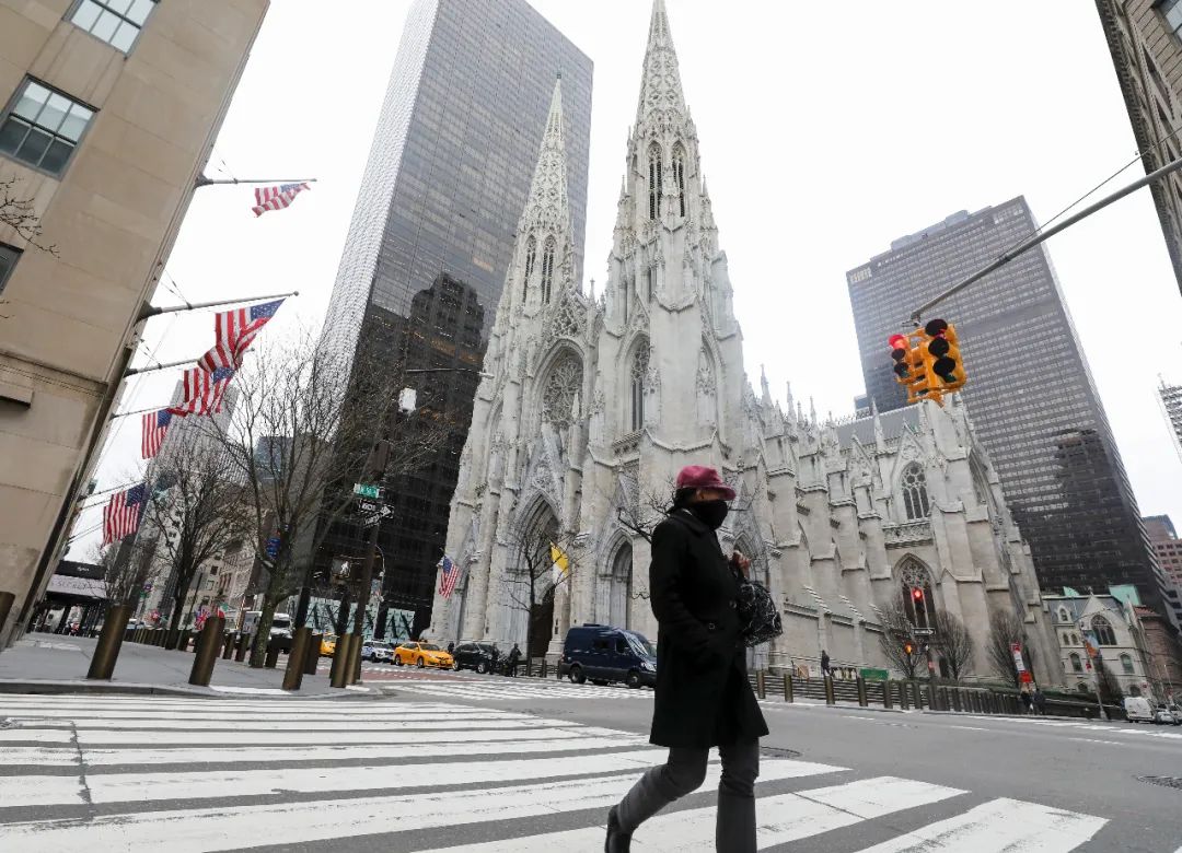 「美国新冠肺炎确诊超422万例」〃美国新冠肺炎确诊超132万