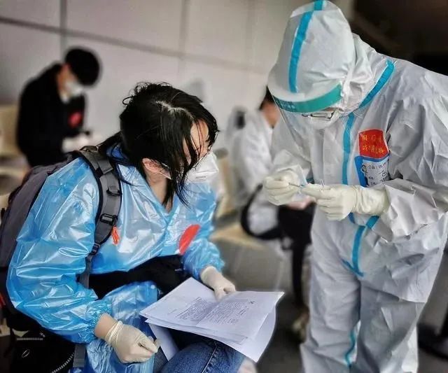 成都飞机11人感染-成都一架飞机感染18人-第3张图片